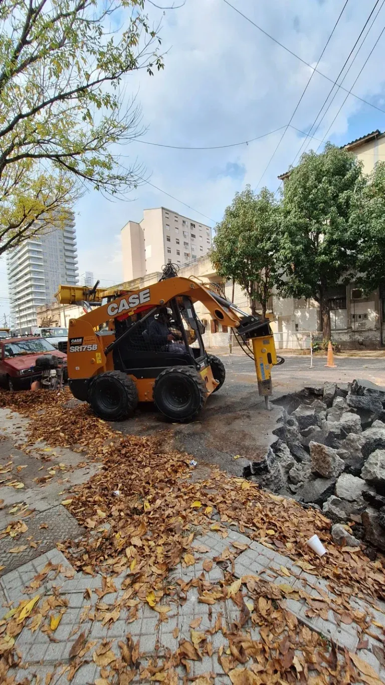 Reparación de calzadas. Bacheo de hormigón y asfalto